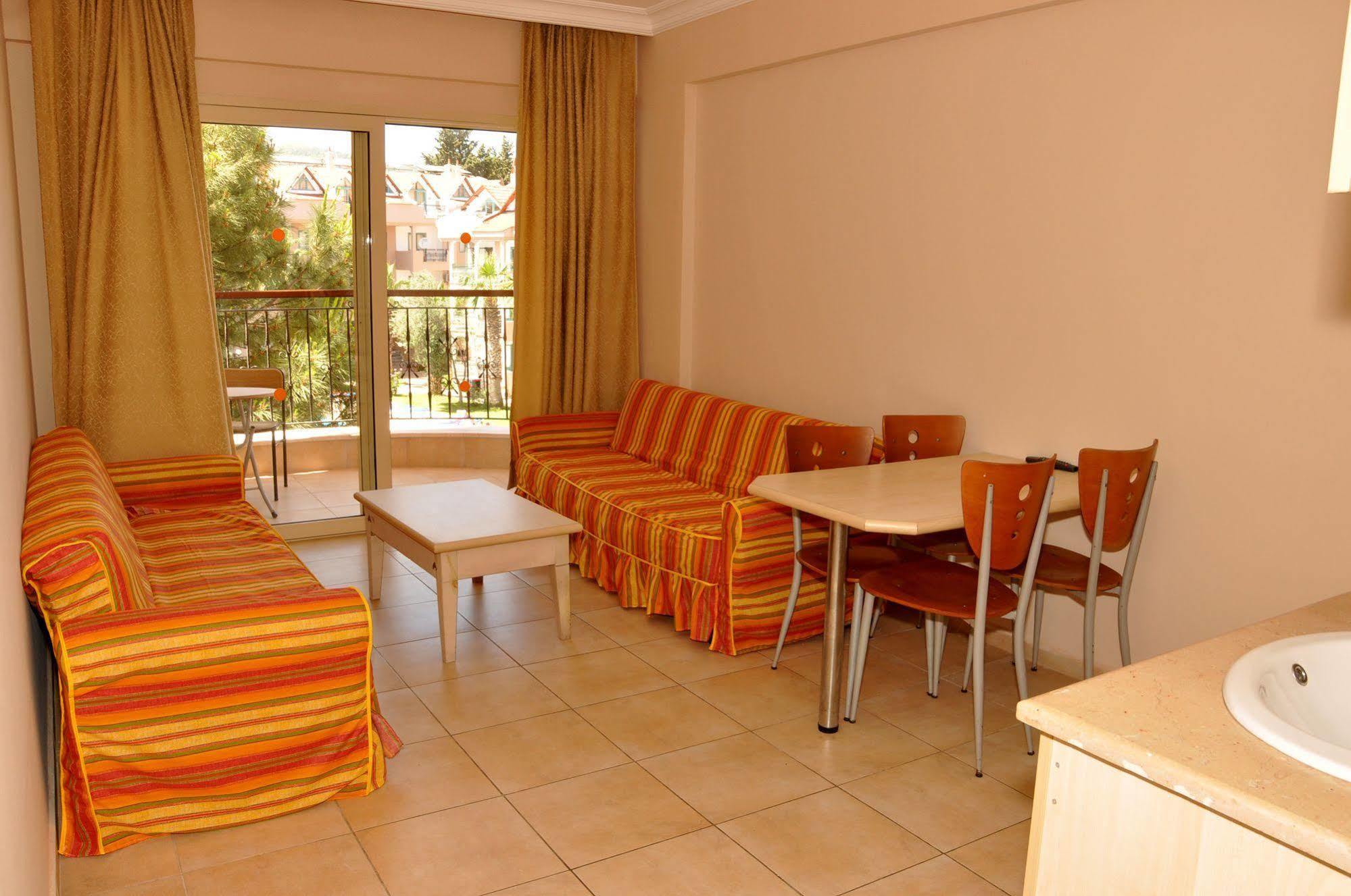 Club Dena Aparthotel Marmaris Exteriör bild