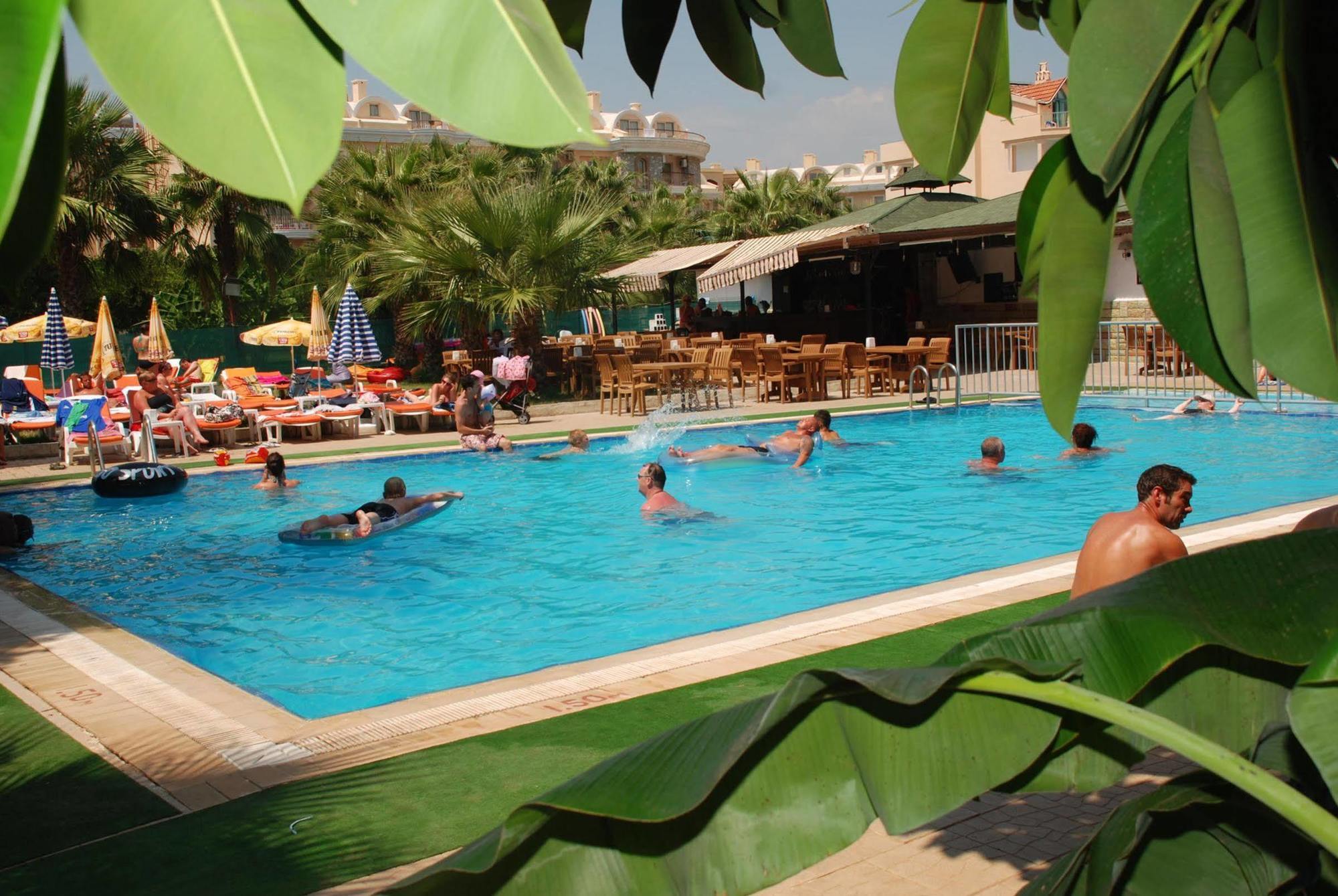 Club Dena Aparthotel Marmaris Exteriör bild