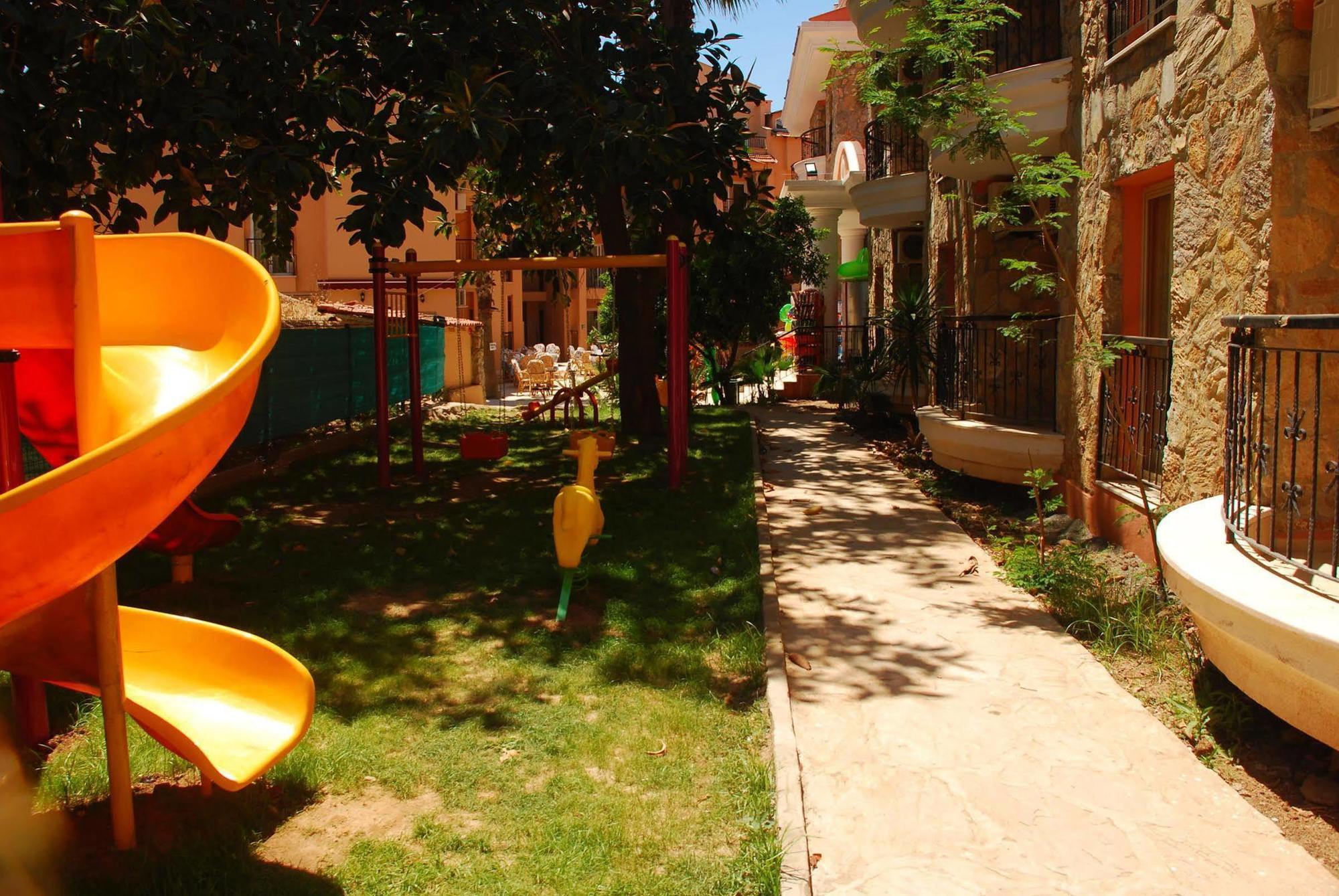 Club Dena Aparthotel Marmaris Exteriör bild