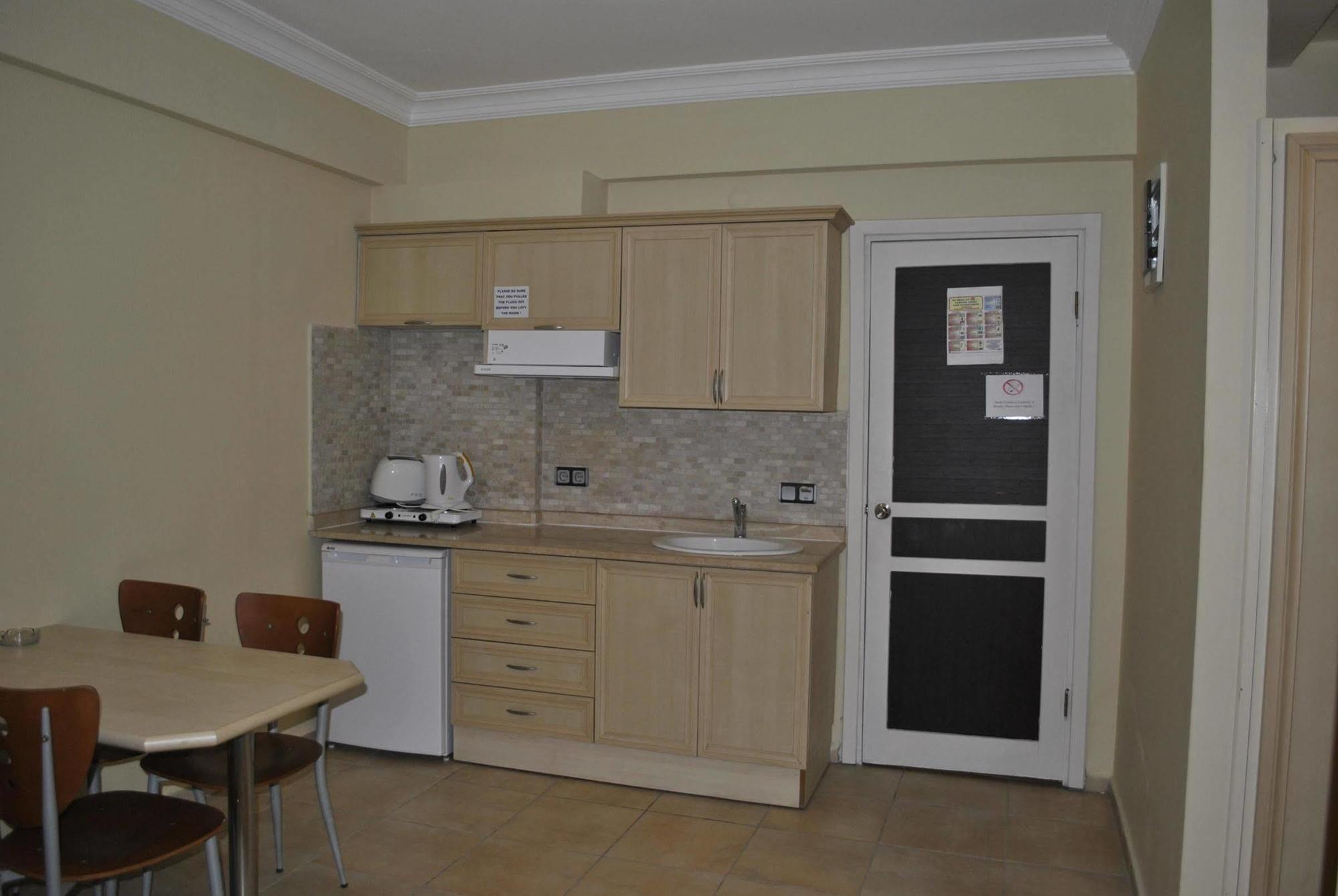 Club Dena Aparthotel Marmaris Exteriör bild