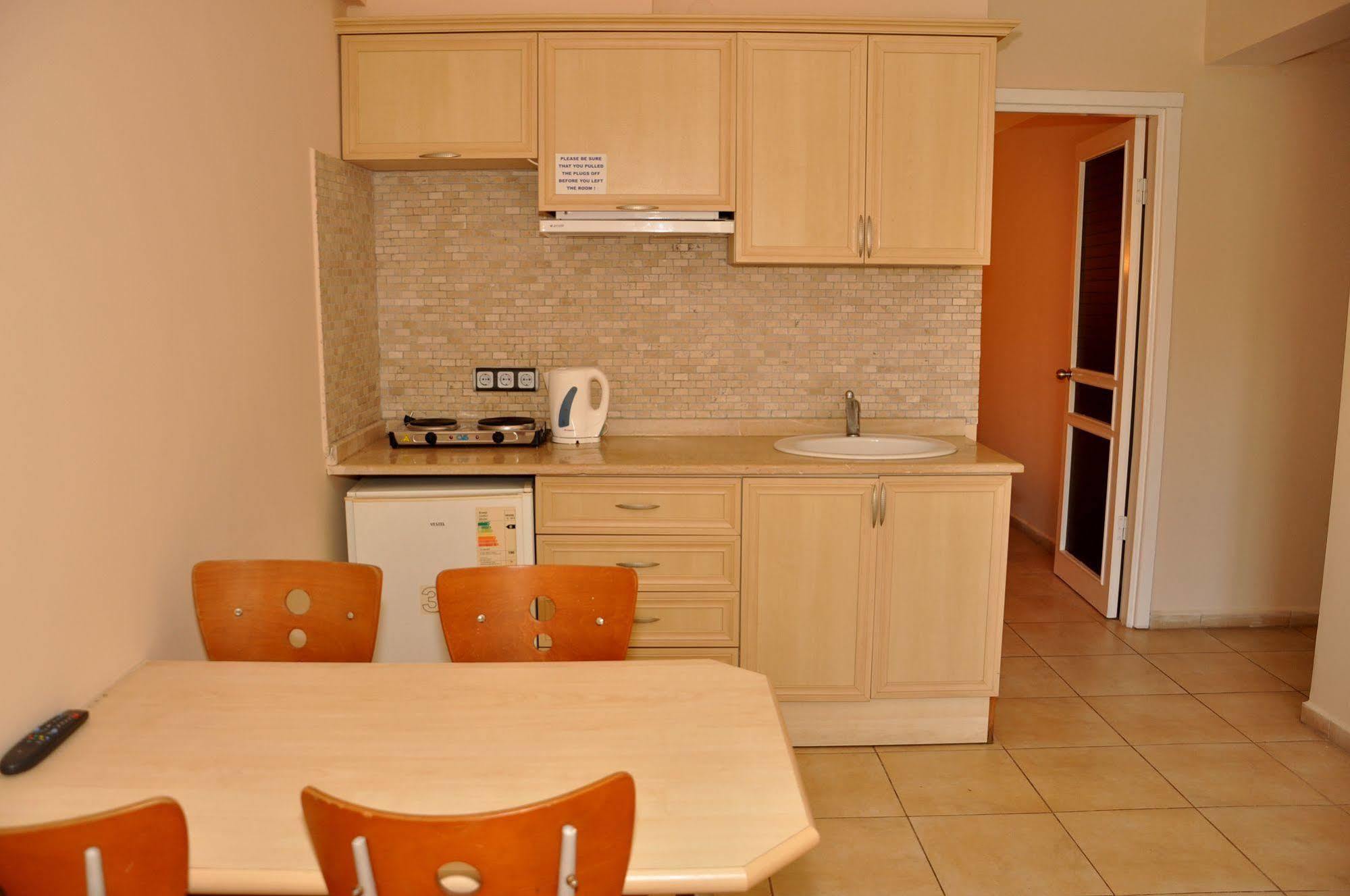Club Dena Aparthotel Marmaris Exteriör bild