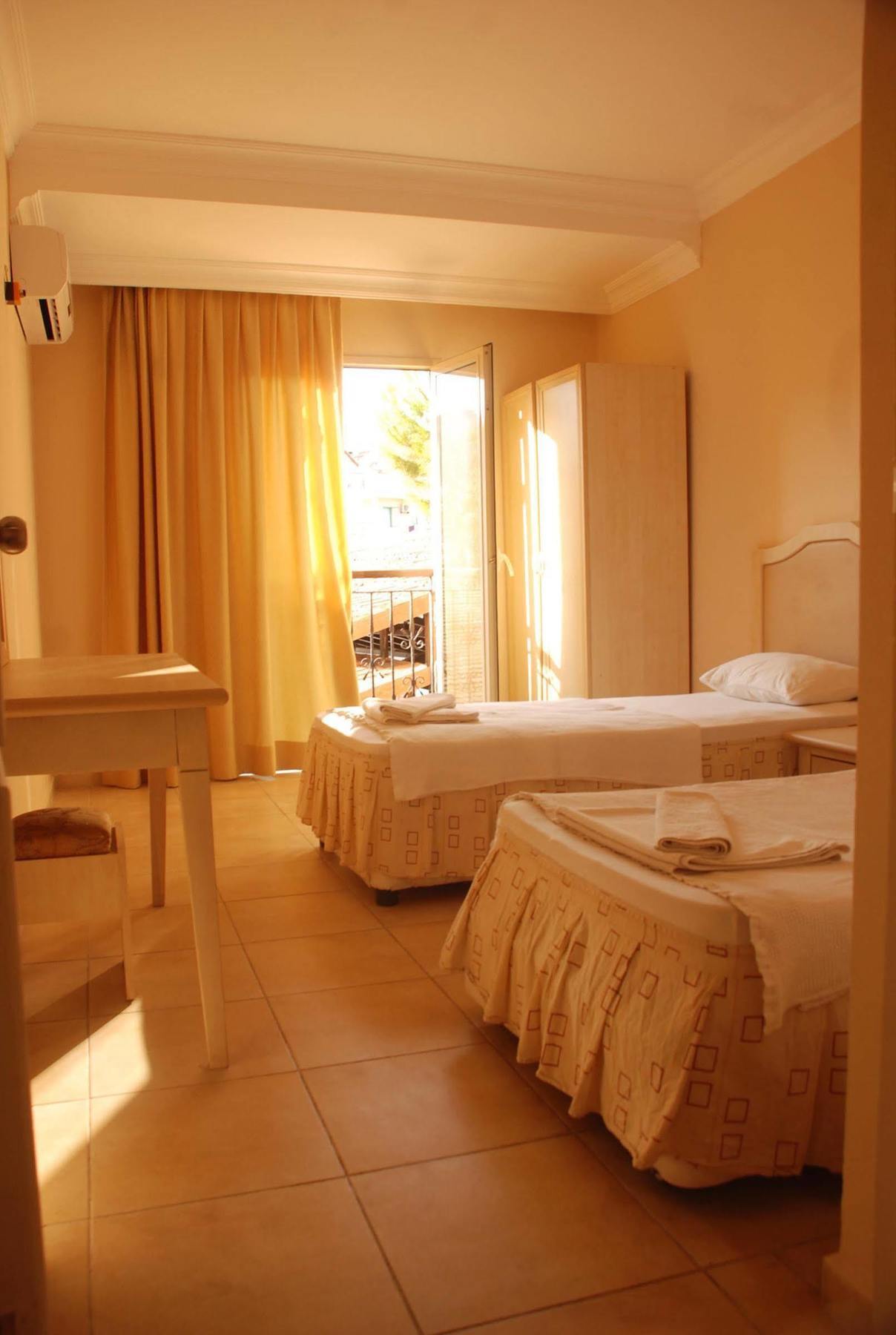 Club Dena Aparthotel Marmaris Exteriör bild