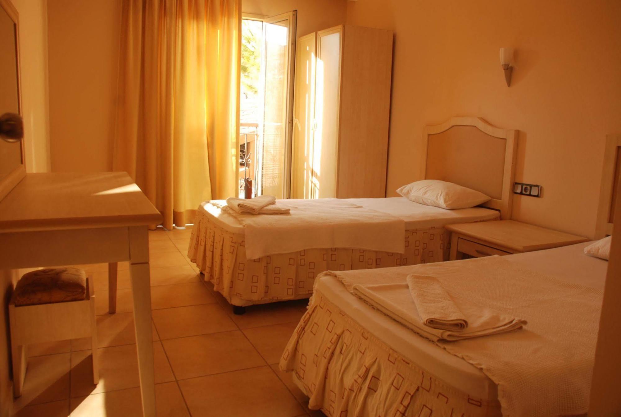 Club Dena Aparthotel Marmaris Exteriör bild