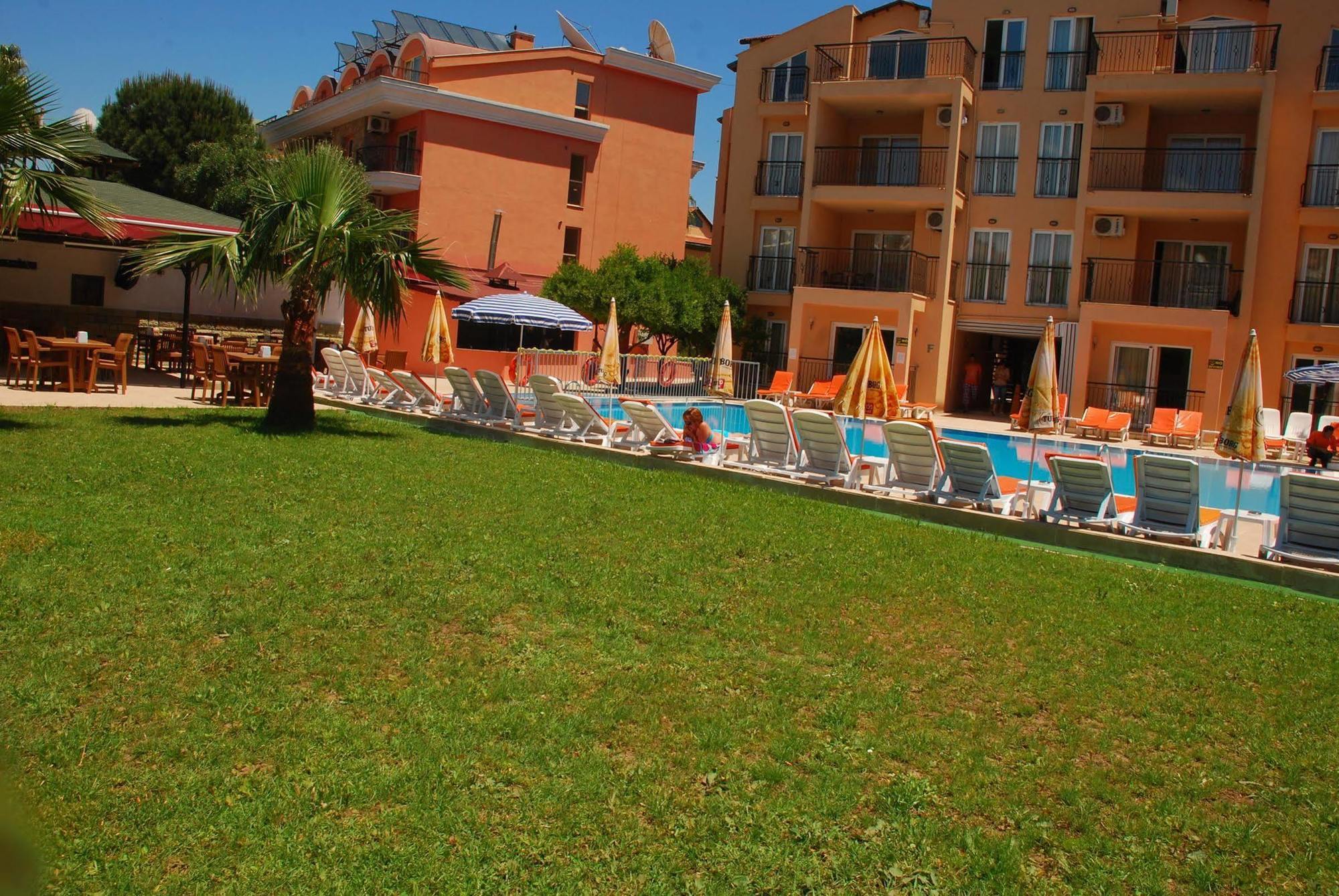 Club Dena Aparthotel Marmaris Exteriör bild