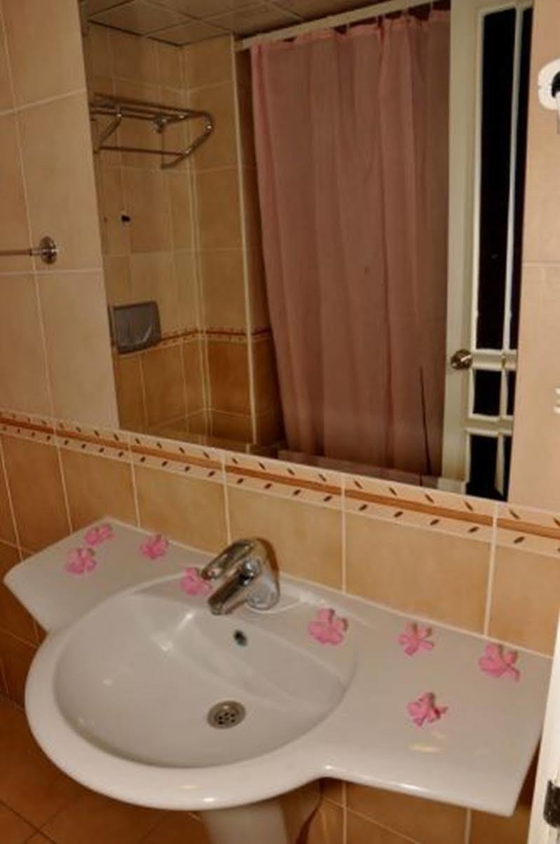 Club Dena Aparthotel Marmaris Exteriör bild