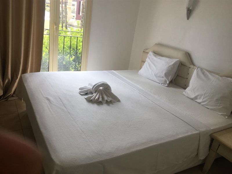 Club Dena Aparthotel Marmaris Exteriör bild